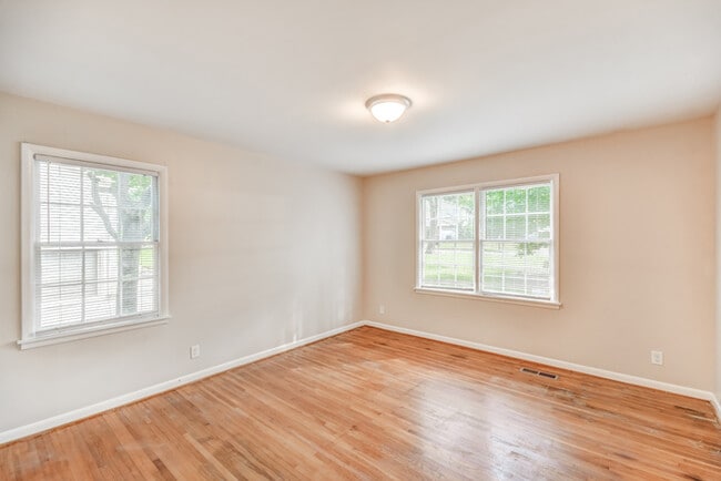 Photo - 744 Vaughn Cir