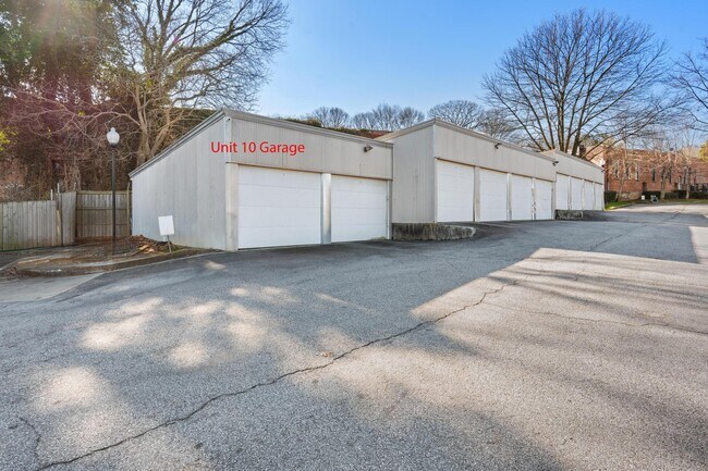 Photo - 644 Wells St SW