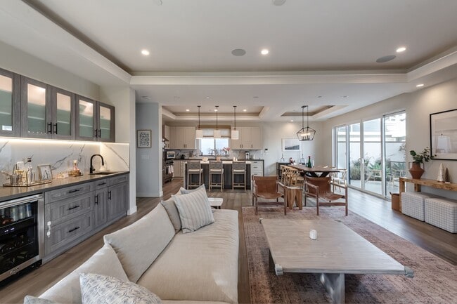 Photo - 1917 Farrell Ave