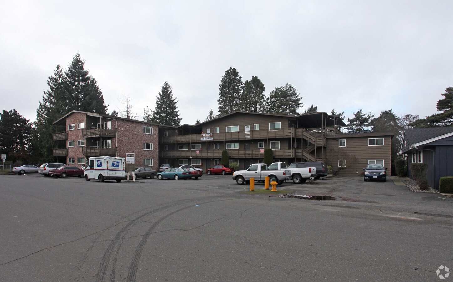 Primary Photo - Cedar Court Apartments