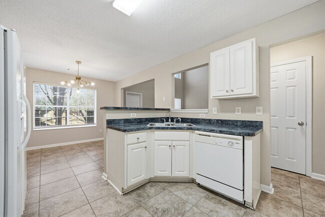 Photo - 2297 Charleston Pointe SE