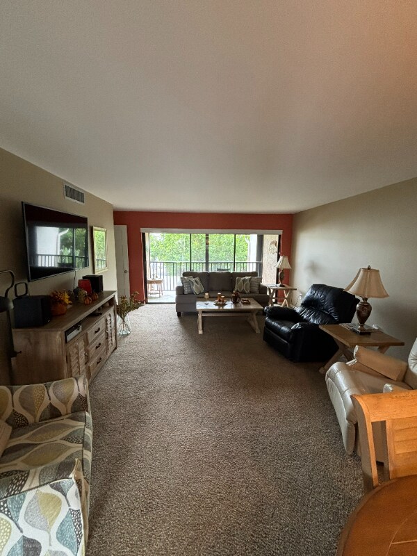 Photo - 1600 NE Dixie Hwy Unidad 9-204