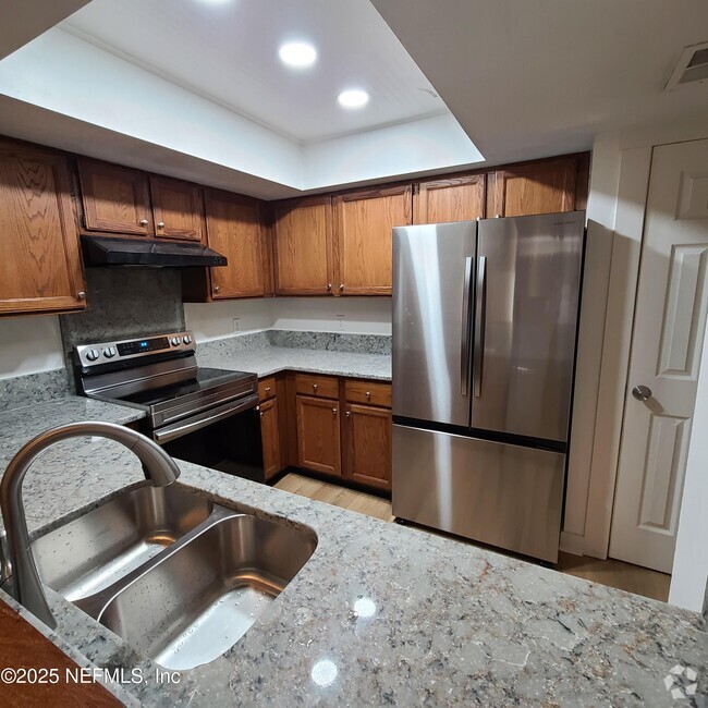 Building Photo - 2410 Ironstone Dr W Rental