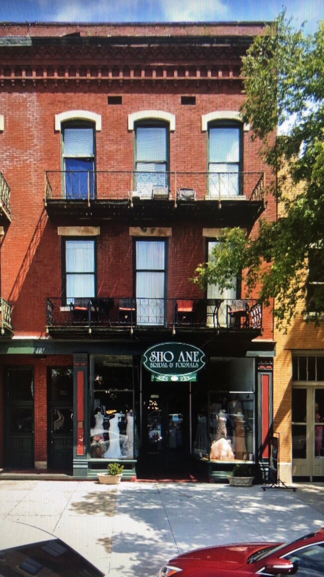 Building Photo - 1127 Broad St Unit 1127A