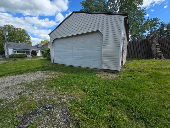 Photo - 316 W Main St