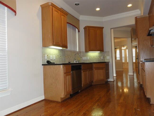 Photo - 3211 Holly Crossing Dr