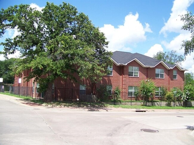 Building Photo - 317 Cherry St Unit G Rental