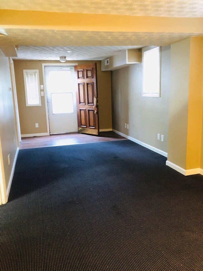 Photo - 1010 Carolyn Ave Unit B