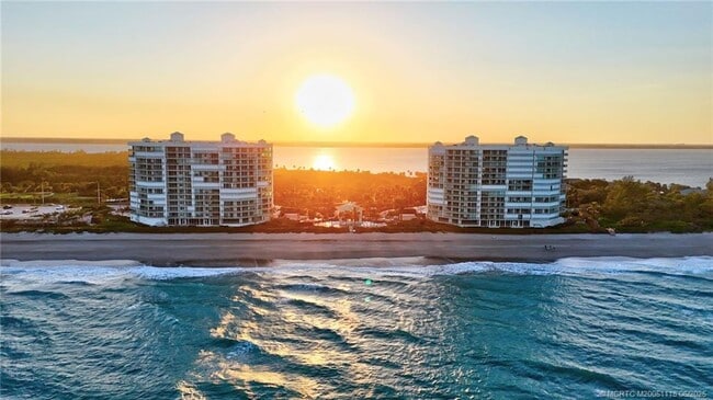 Building Photo - 8600 S Ocean Dr Unit 306 Rental