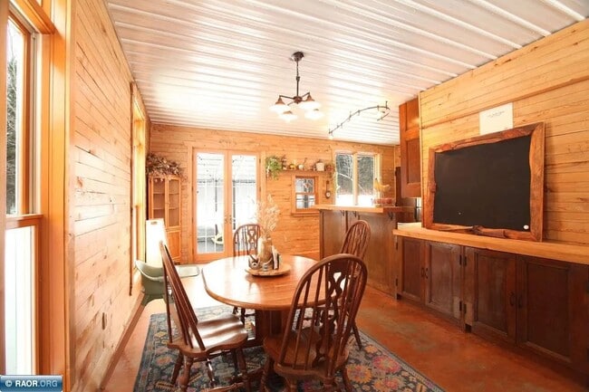 Photo - 9374 Alango Rd