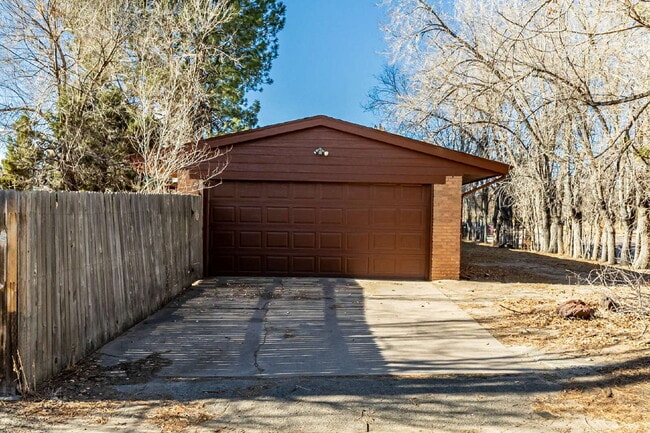 Photo - Great 3 Bed 3 Bath Hilltop Home for rent.