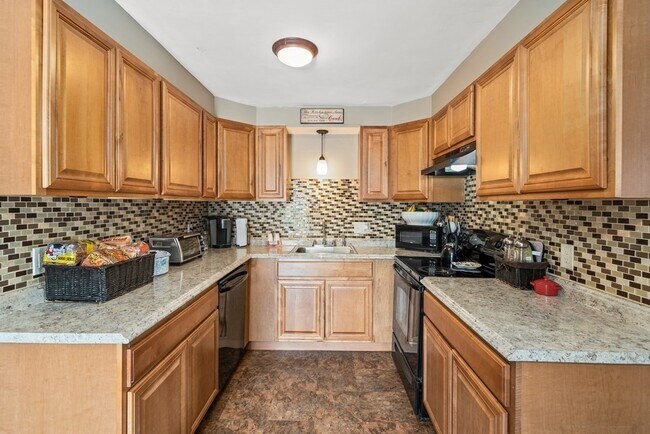 Photo - 71 Silver Lake Ave Condo