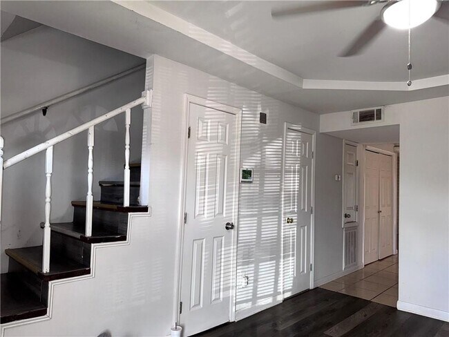 Photo - 7021 Yorktown Dr