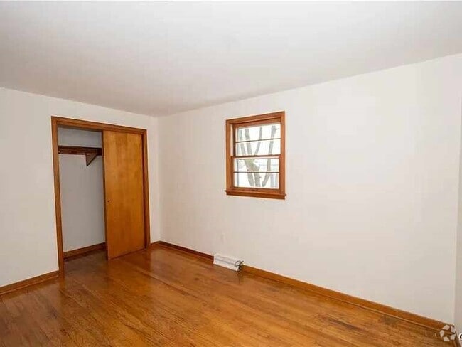 Building Photo - Lincoln Hill Community Rental