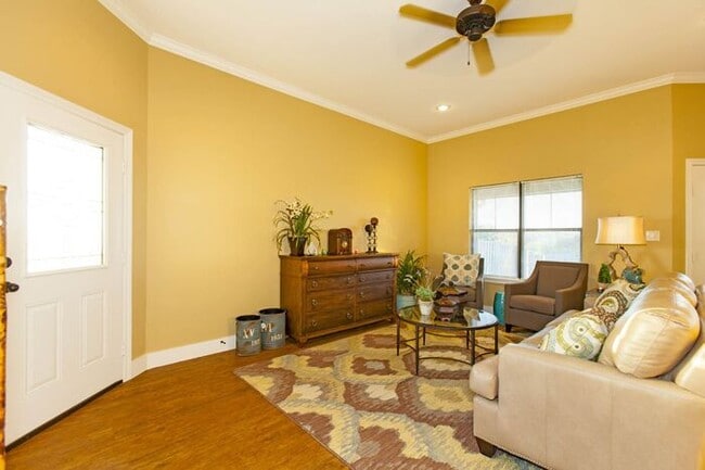 3 Bed 2 Bath Duplex in West Tyler!