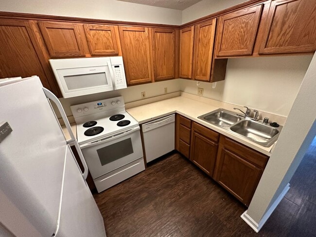 Photo - Beautiful Townhouse! All Electric, Washer/Dryer Included! Off-Street Parking, Convenient Location