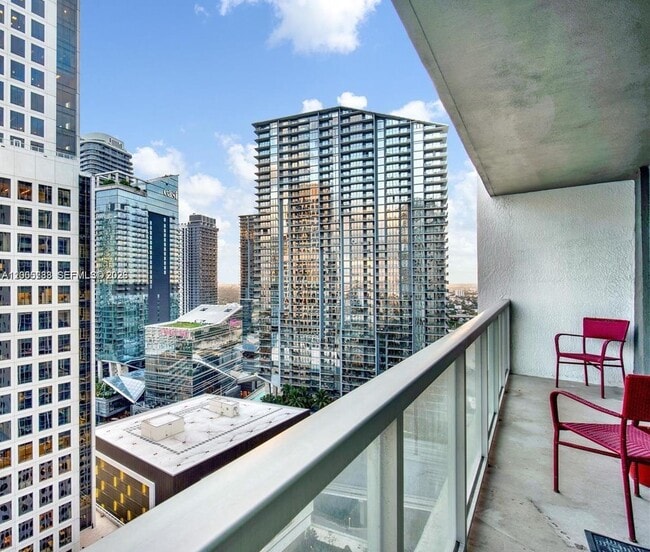 Photo - 500 Brickell Ave Unit 3008