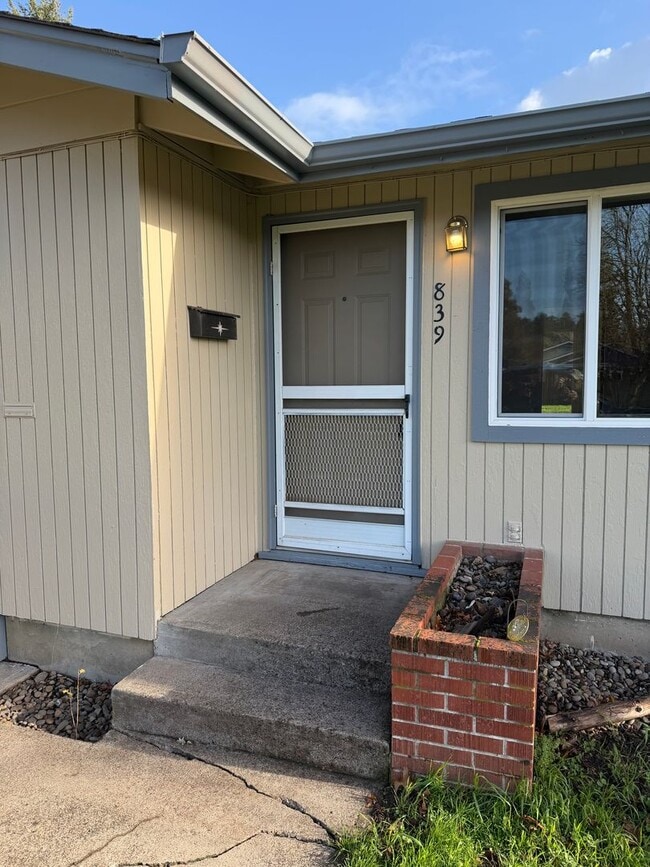 Photo - Nice single level 2 bedroom 1 bath house in Springfield!