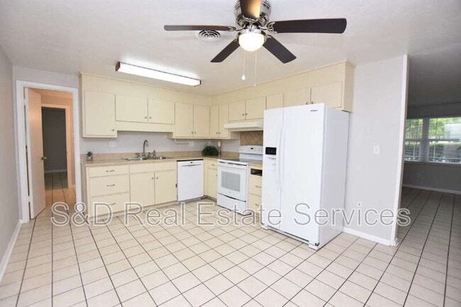 Photo - 1424 Phyllis St