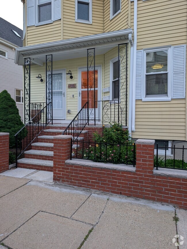 Building Photo - 28 Shapley Ave Unit 1 Rental