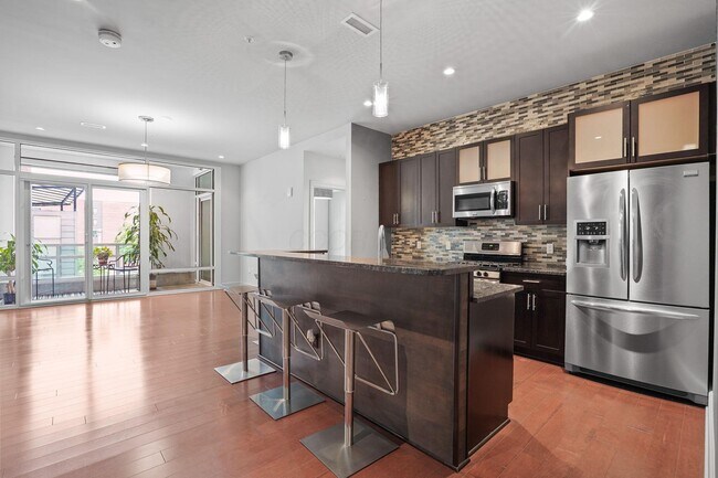 Photo - 1145 N High St Unit 309