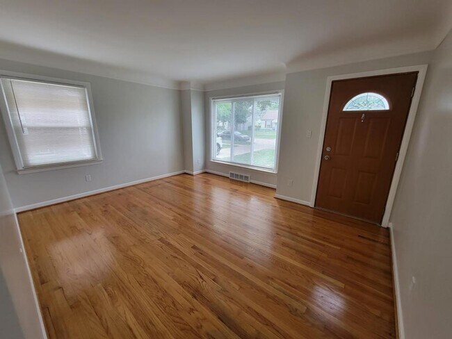 Photo - 13568 Norborne Ave