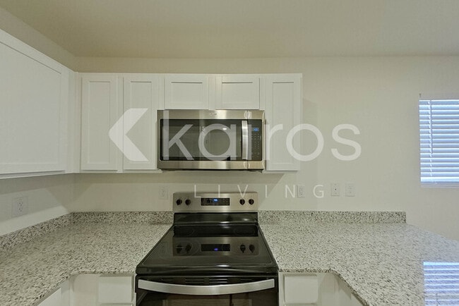 Photo - 187 Lochwolde Dr