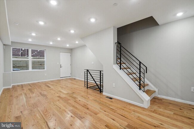 Photo - 1705 W Seybert St