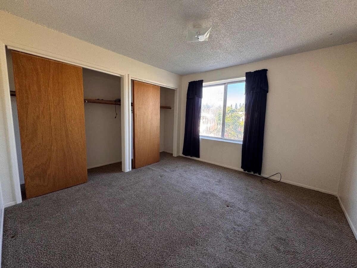 Photo - MONTH TO MONTH RENTAL AVAILABLE WITH VIEWS OF THE CITY!