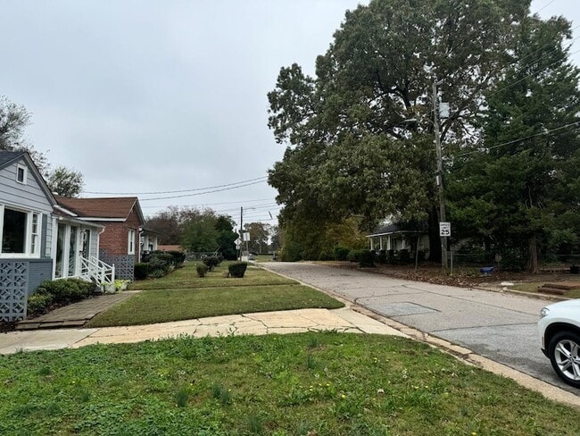 Photo - 1218 Pender St