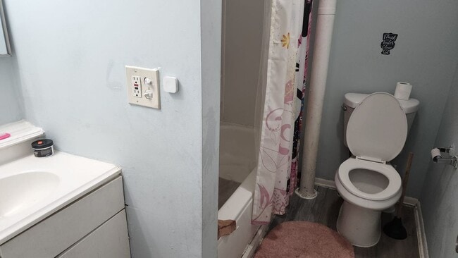 Photo - 7542 Meadow Ave