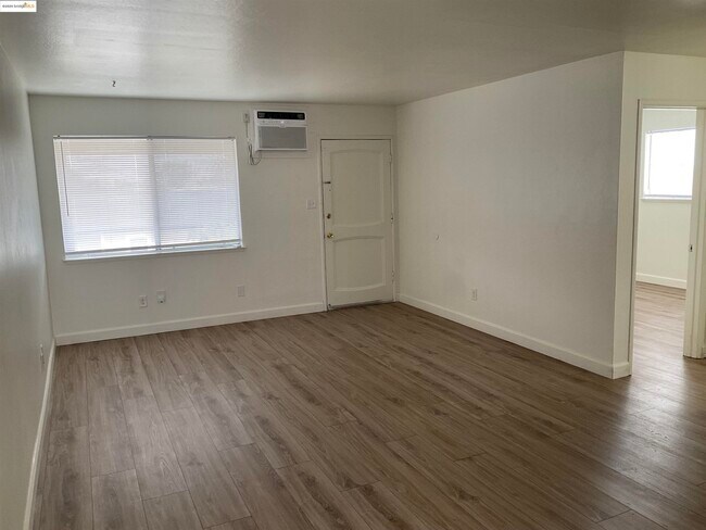 Photo - 234 Crest St Unit 3