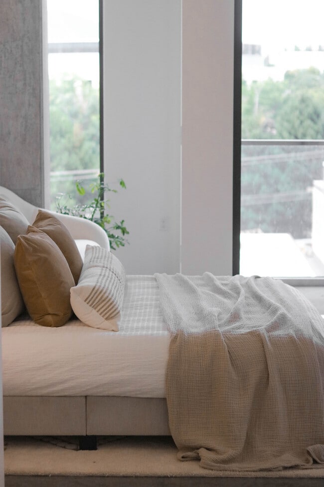 Slate Apartments - Slate Apartments