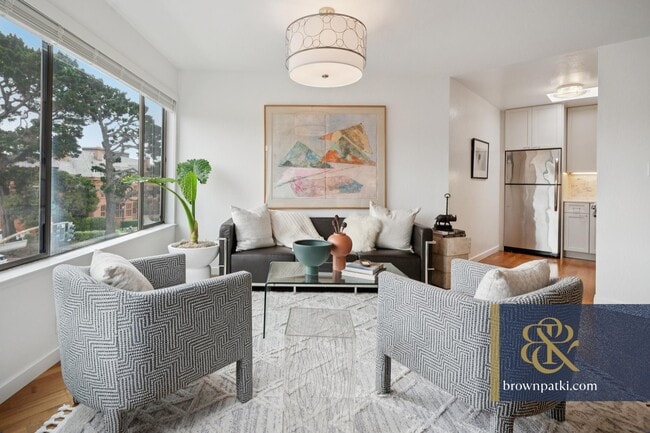 3501 Laguna St Unit 307
