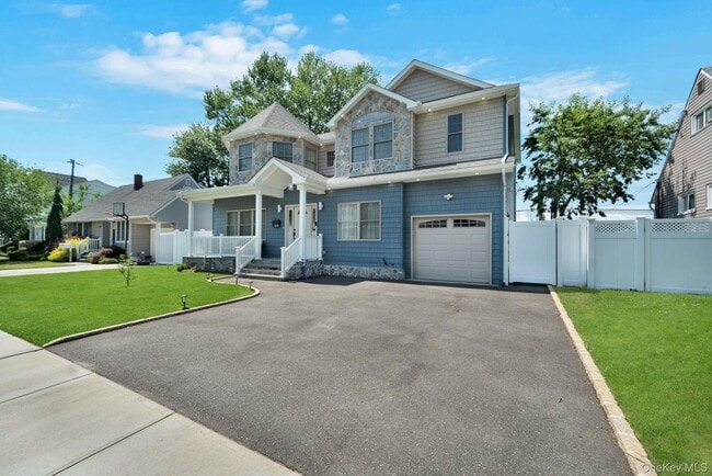 Photo - 2245 Plumtree Rd N