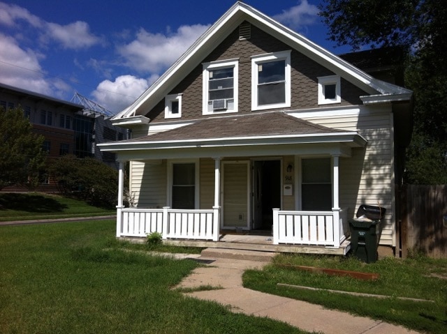 Photo - 918 W 3rd St Apartments Unit 918 w 3rd