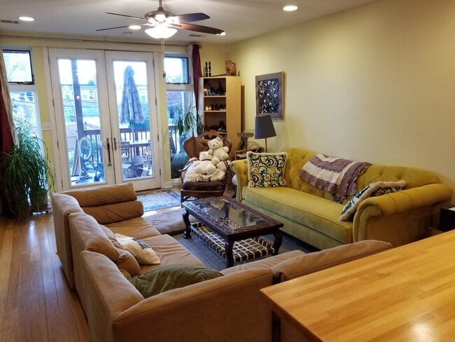 Photo - 714 Kenyon St NW Unit A