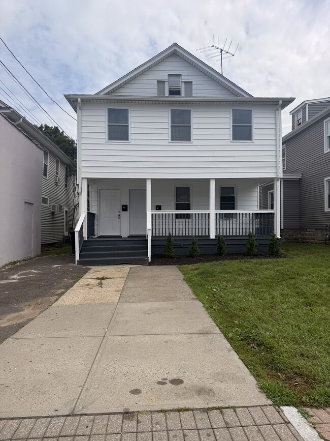 Photo - 105 Bridgeport Ave Unidad 2