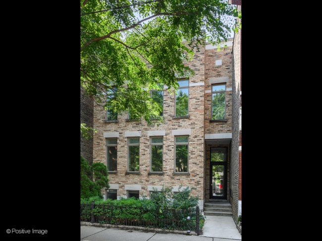 Building Photo - 842 N Wolcott Ave Rental