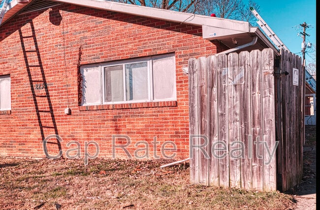 Photo - 2735 Joyce Ave