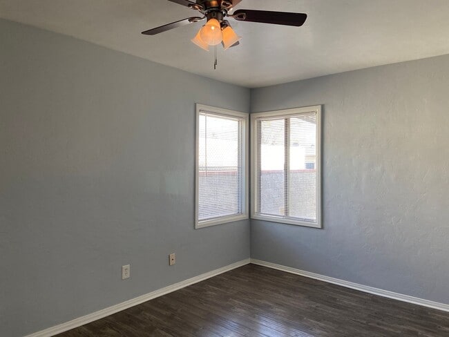 Photo - Oleander home with a HUGE shop!