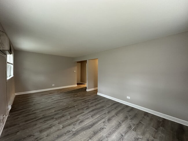 Building Photo - 430-40 Stevens Dr