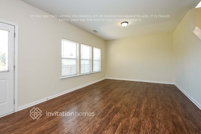 Photo - 440 Village Broad St