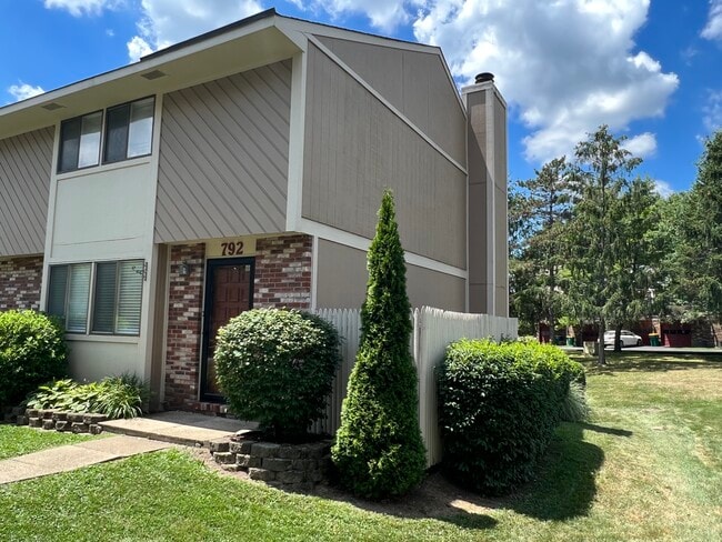 Photo - 792 Wheatland Cir