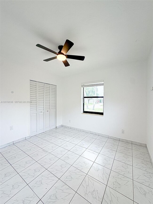 Photo - 240 NW 36th St