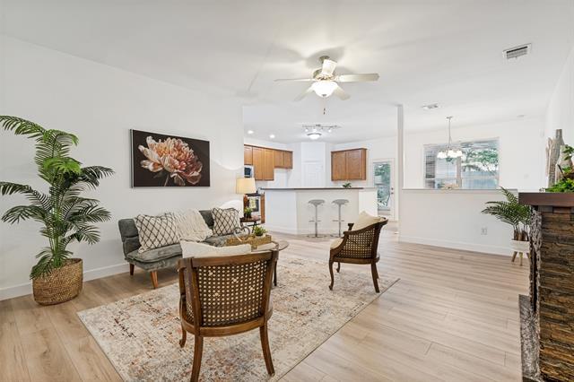 Photo - 138 Lipan St
