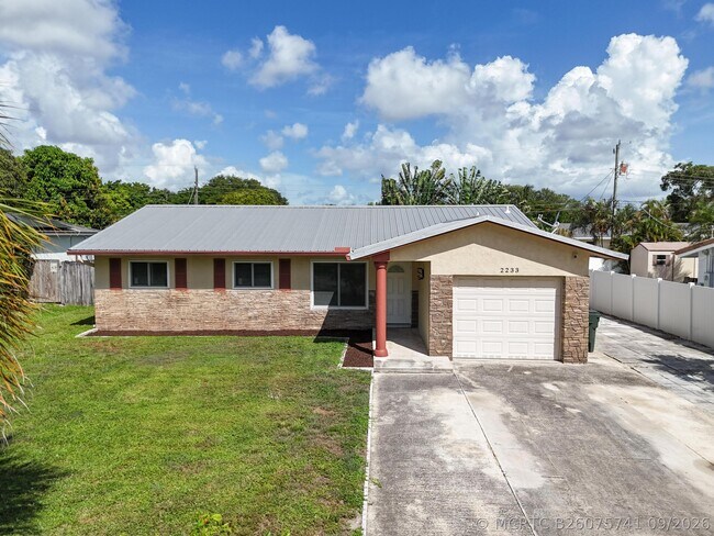 Photo - 2233 NW 3rd Ave
