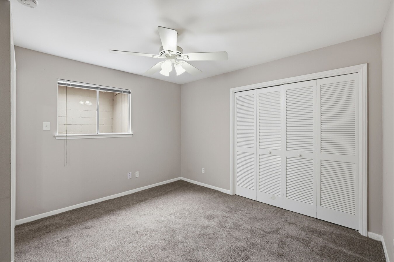 Photo - 2 River Creek Way