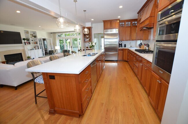Photo - 135 E Avenue
