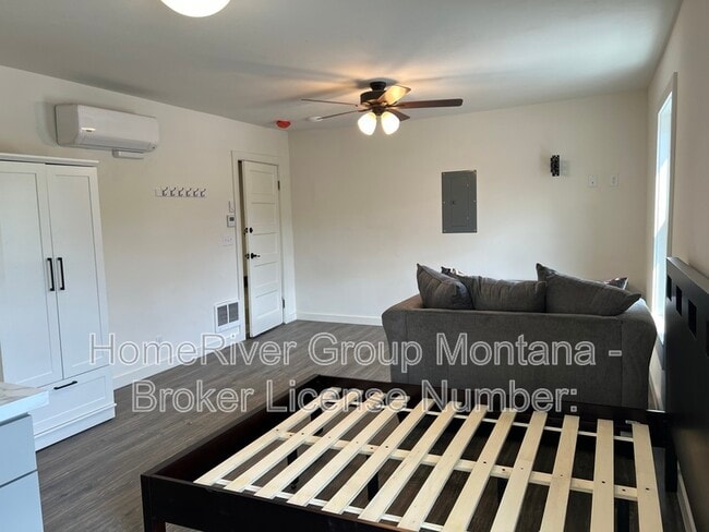 Photo - 508 S 3rd St W